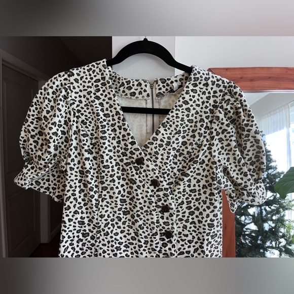 MOON RIVER ANTHROPOLOGIE Denim Puff Sleeve Cheetah Print Mini Dress - Picture 3 of 7